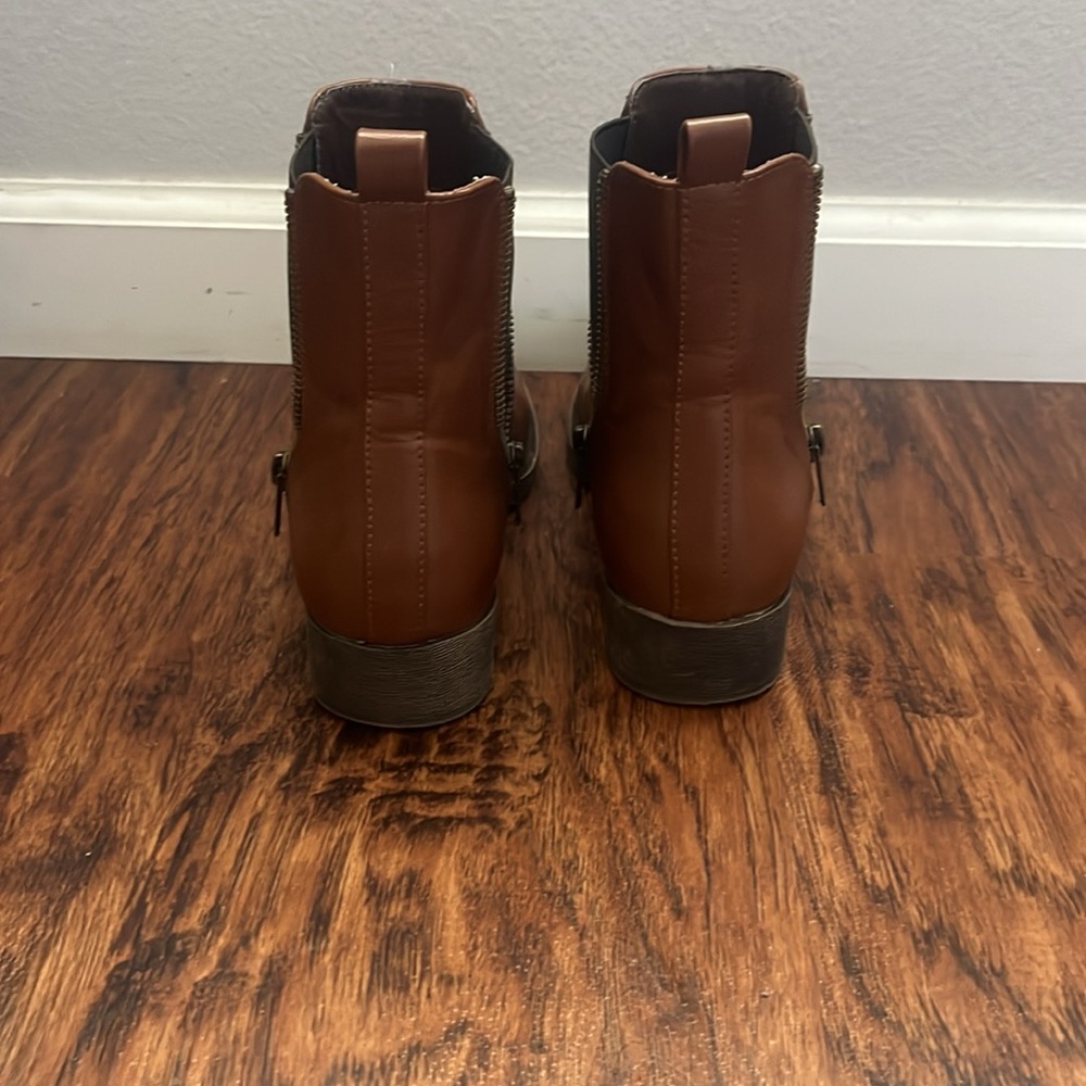 (2 for $10) Brown Rocket Dog ankle boots size 7.5 - Picture 2 of 6